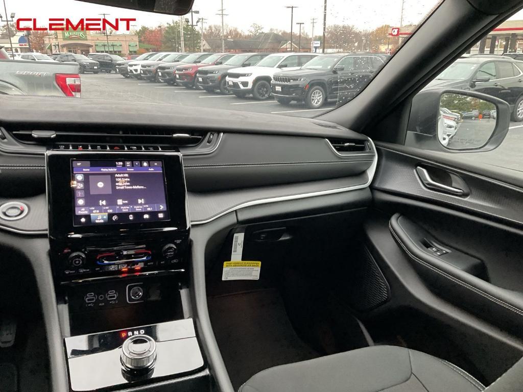 new 2025 Jeep Grand Cherokee car, priced at $34,455