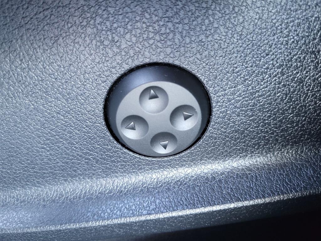 used 2022 Mercedes-Benz GLB 250 car, priced at $25,929