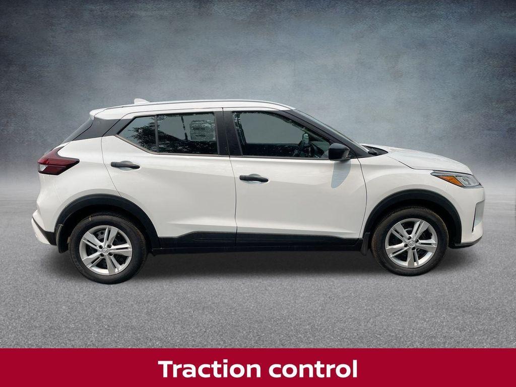 new 2025 Nissan Kicks Play car, priced at $21,057