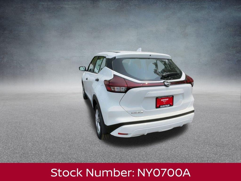 new 2025 Nissan Kicks Play car, priced at $21,057