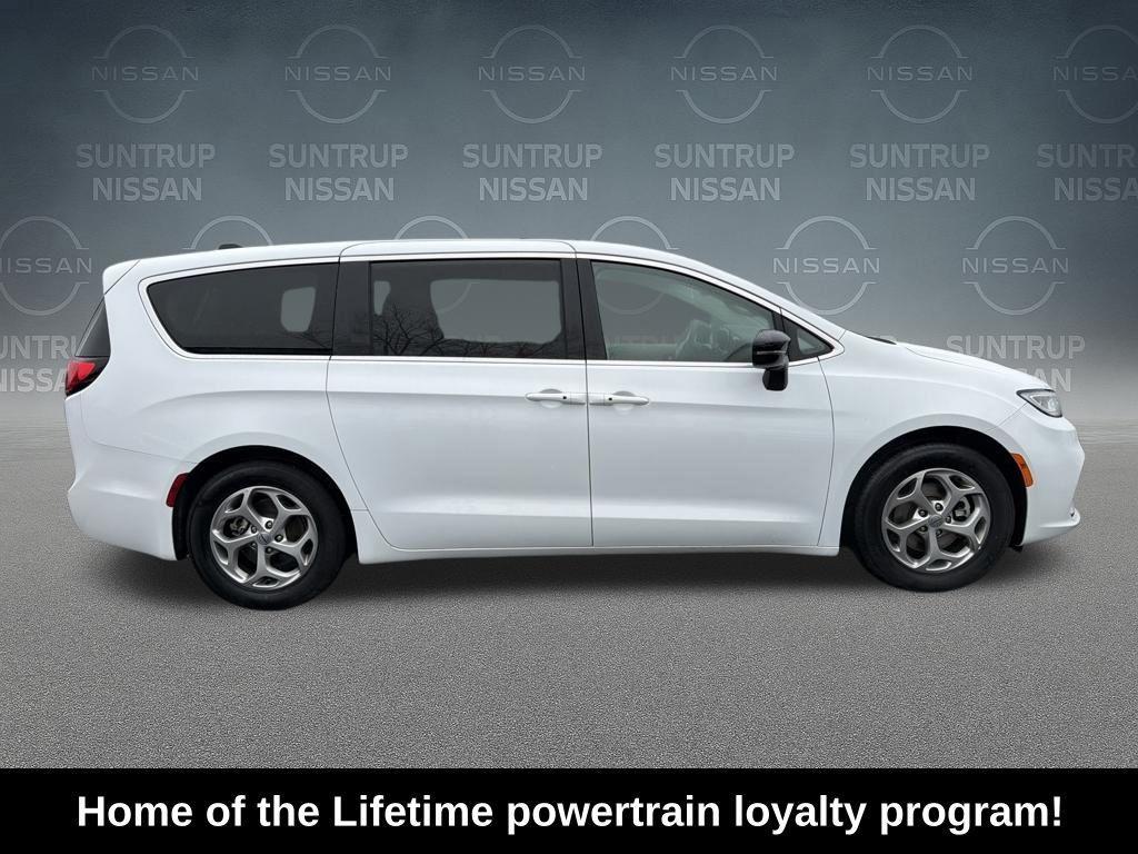 used 2024 Chrysler Pacifica car, priced at $30,985