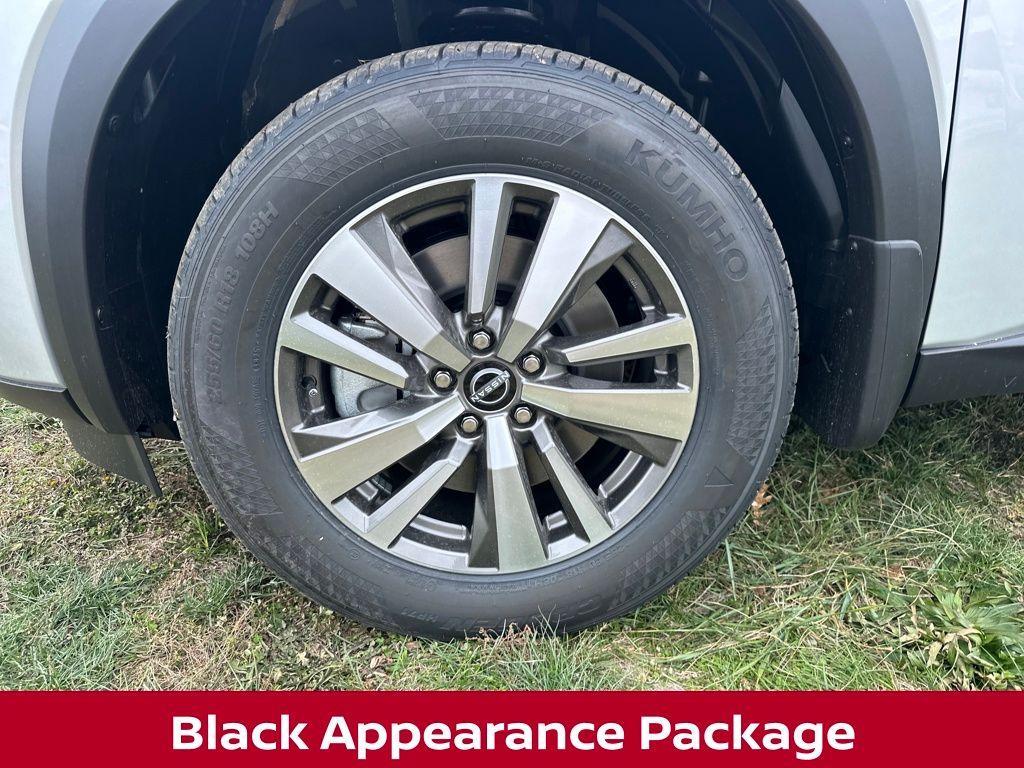 new 2025 Nissan Pathfinder car, priced at $38,507