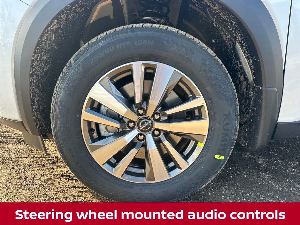 new 2025 Nissan Pathfinder car, priced at $38,907