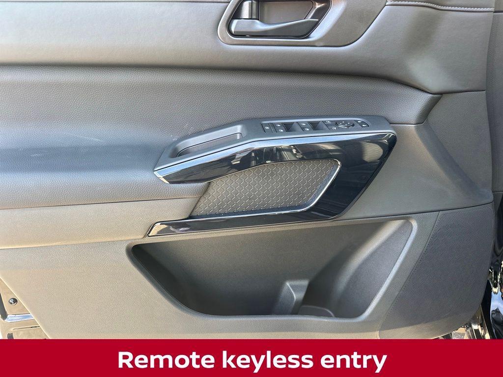 new 2025 Nissan Pathfinder car, priced at $34,651