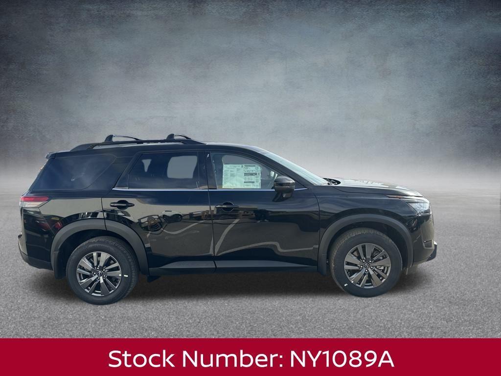 new 2025 Nissan Pathfinder car, priced at $34,651