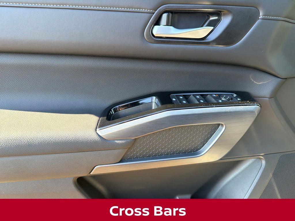 new 2025 Nissan Pathfinder car, priced at $37,563