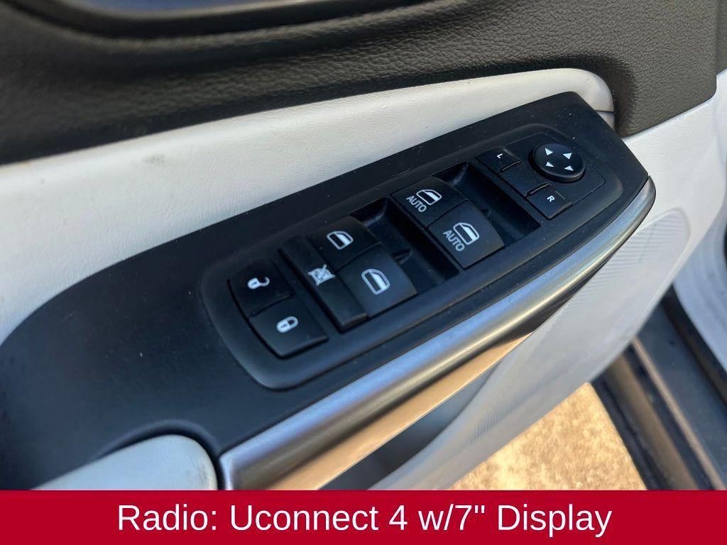 used 2021 Jeep Cherokee car, priced at $17,125