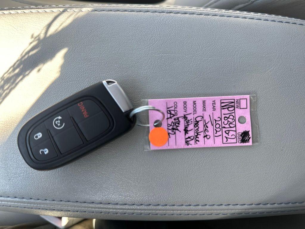 used 2021 Jeep Cherokee car, priced at $17,125