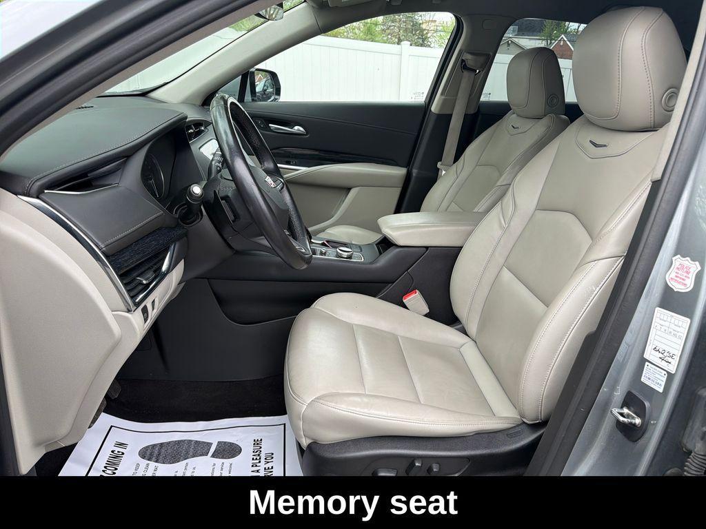 used 2023 Cadillac XT4 car, priced at $23,875