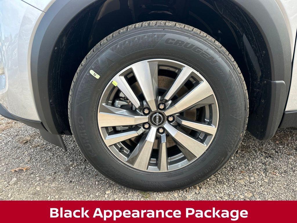 new 2025 Nissan Pathfinder car, priced at $37,868