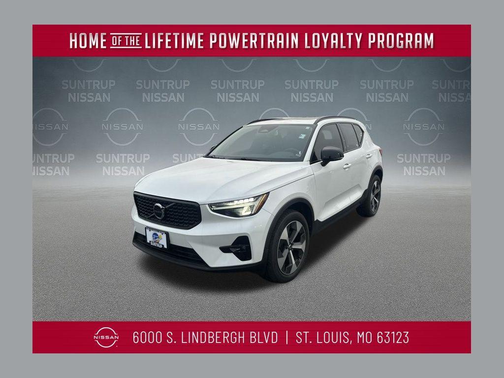 used 2023 Volvo XC40 car, priced at $27,555
