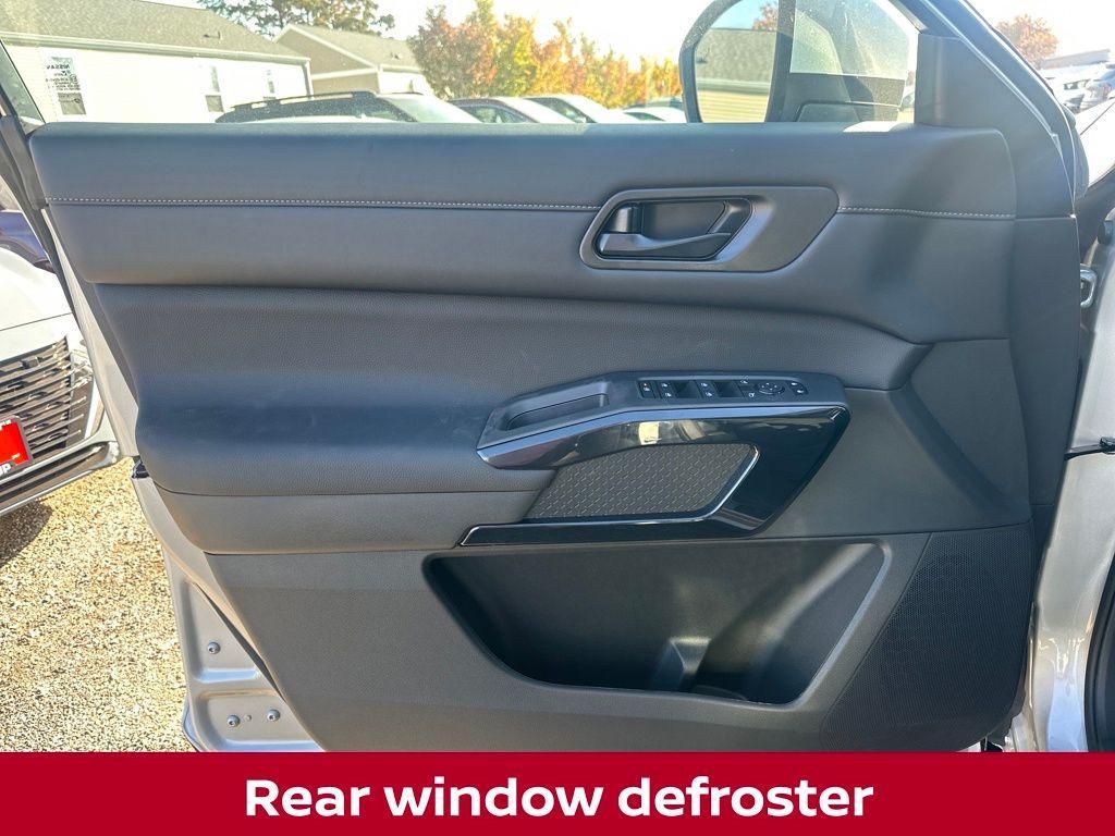 new 2025 Nissan Pathfinder car, priced at $35,084