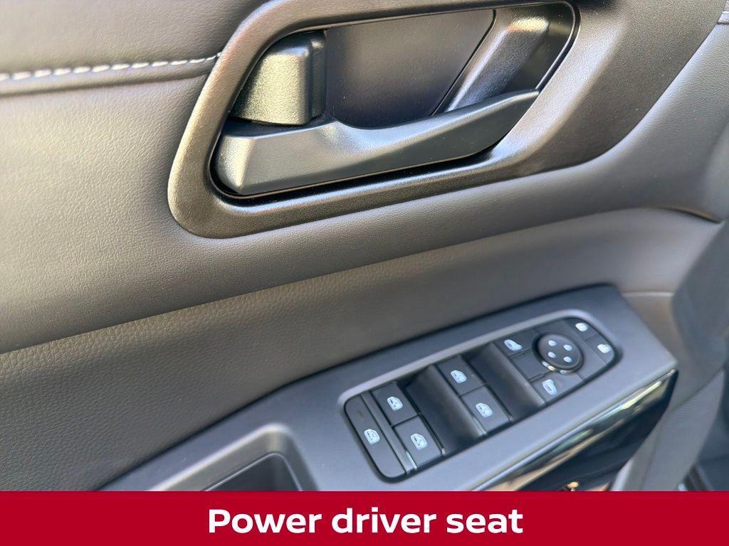 new 2025 Nissan Pathfinder car, priced at $34,572