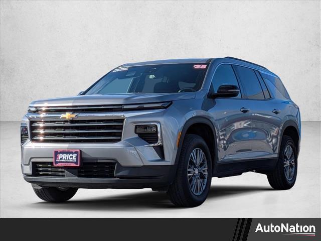 used 2025 Chevrolet Traverse car, priced at $35,488