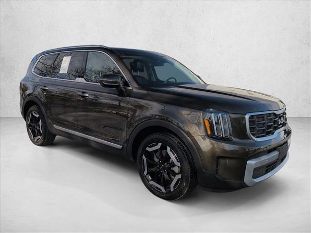 used 2025 Kia Telluride car, priced at $35,363