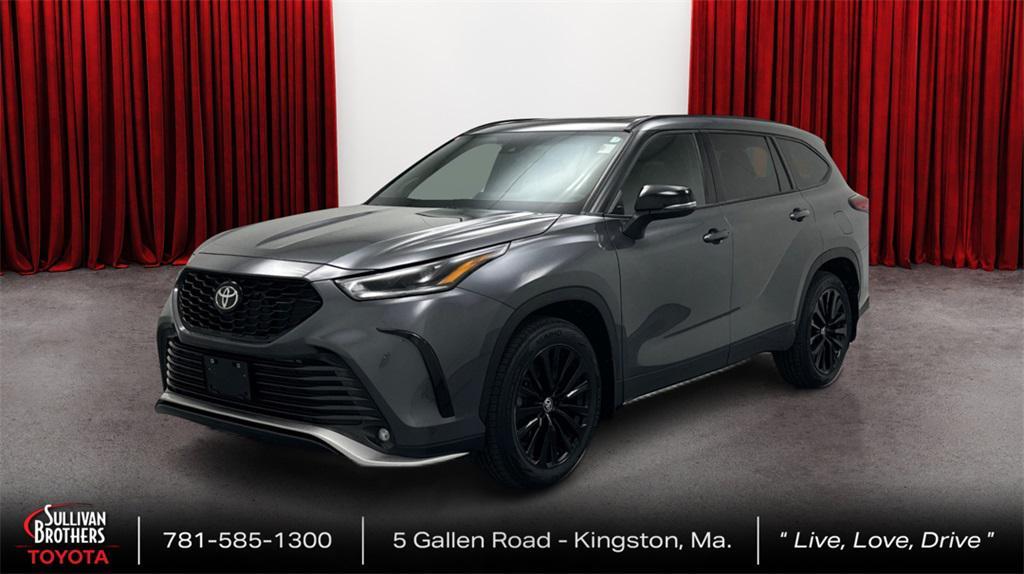 used 2023 Toyota Highlander car, priced at $39,994