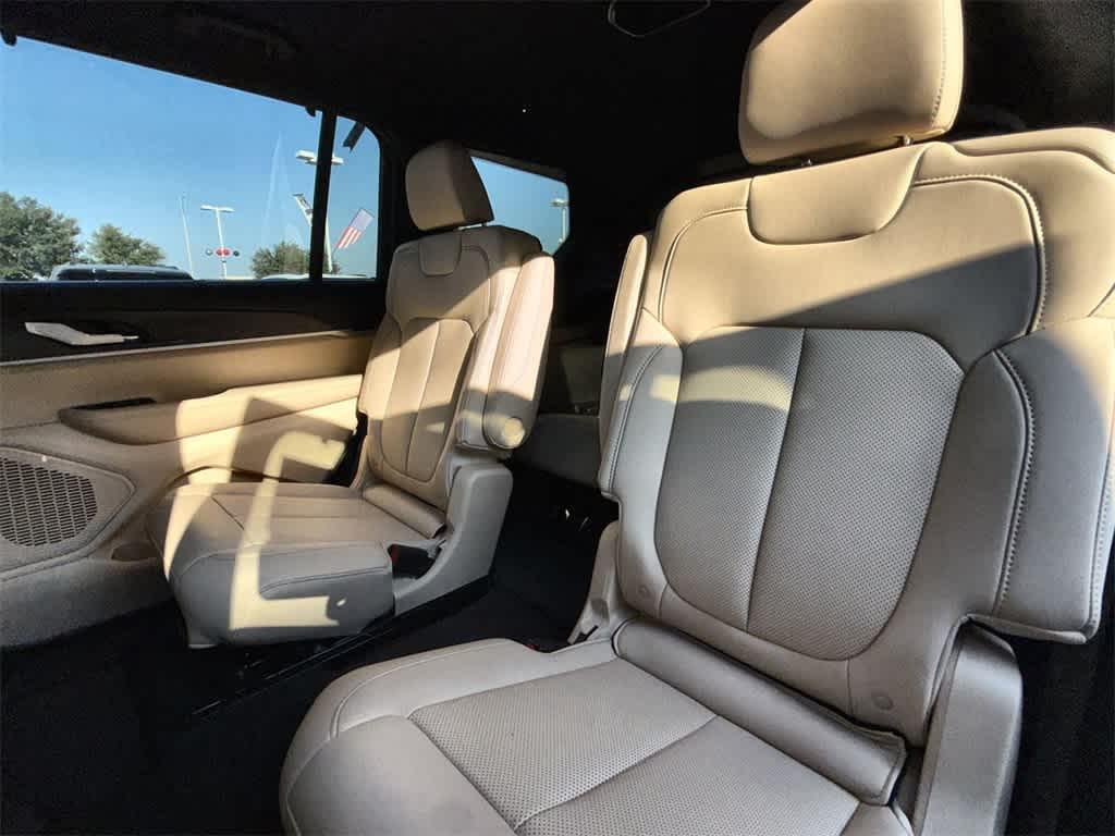 new 2025 Jeep Grand Cherokee L car, priced at $46,669