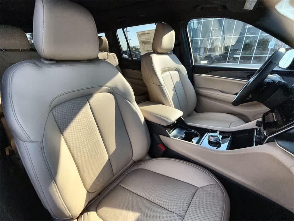 new 2025 Jeep Grand Cherokee L car, priced at $46,669