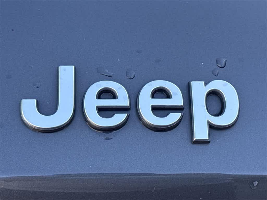 used 2022 Jeep Grand Cherokee car, priced at $35,205
