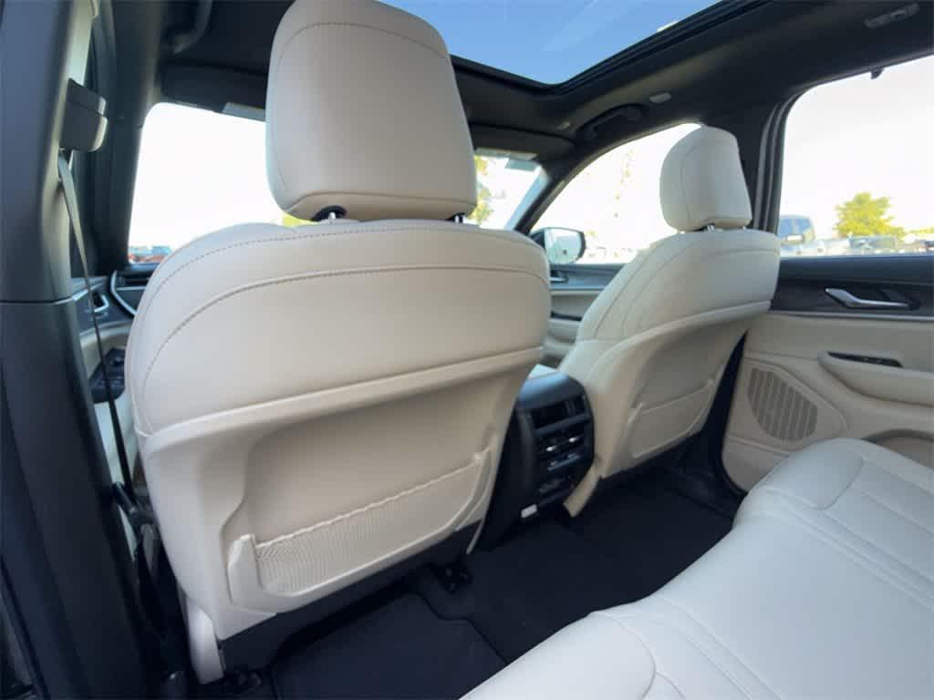 new 2025 Jeep Grand Cherokee car, priced at $45,869