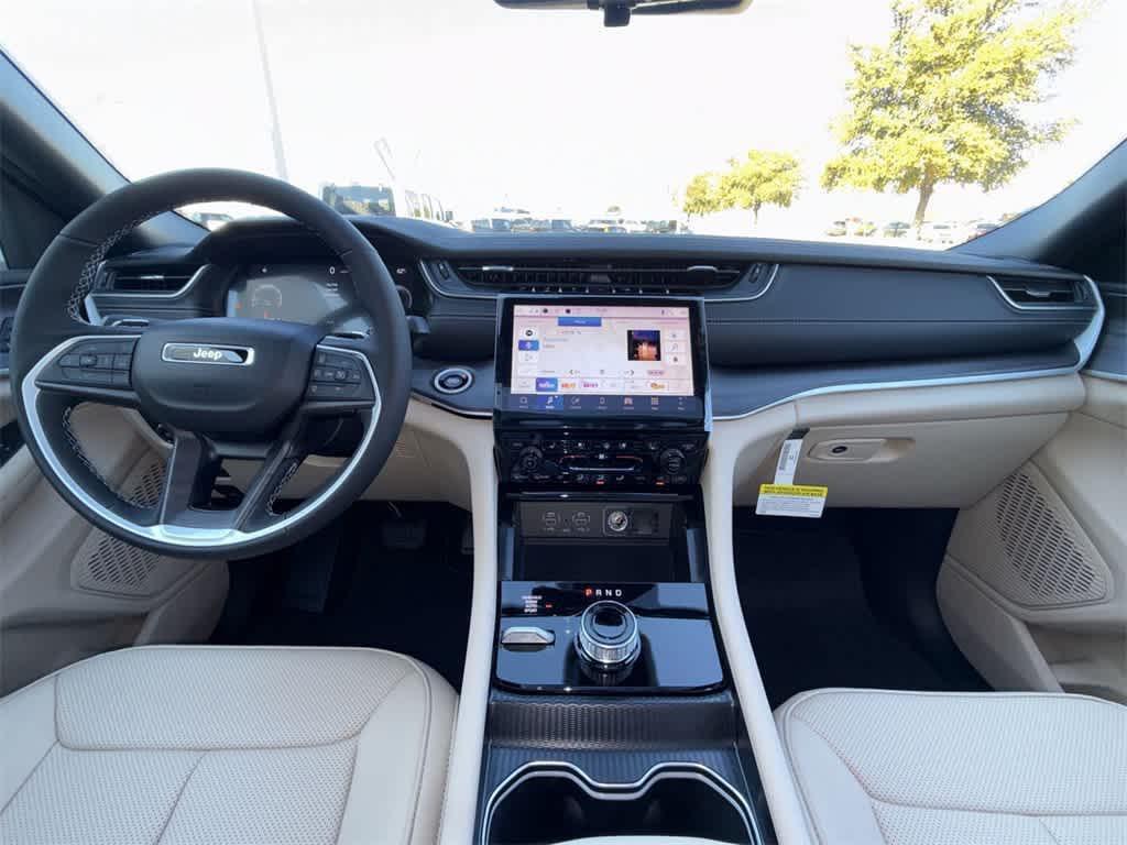 new 2025 Jeep Grand Cherokee car, priced at $45,869