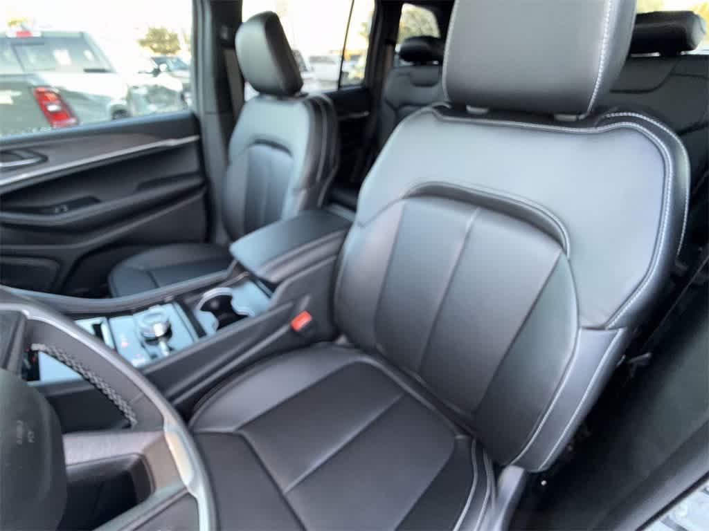 new 2025 Jeep Grand Cherokee car, priced at $45,869