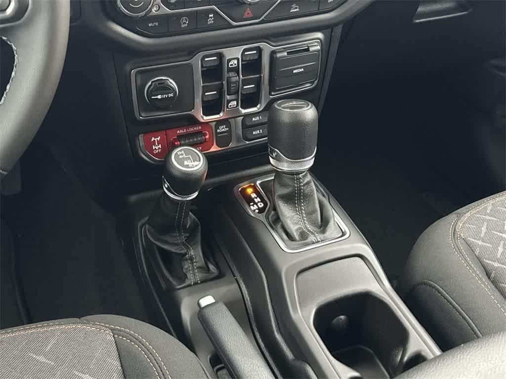 new 2025 Jeep Gladiator car, priced at $47,378