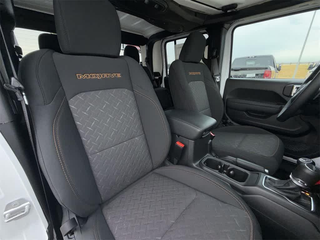 new 2025 Jeep Gladiator car, priced at $47,378