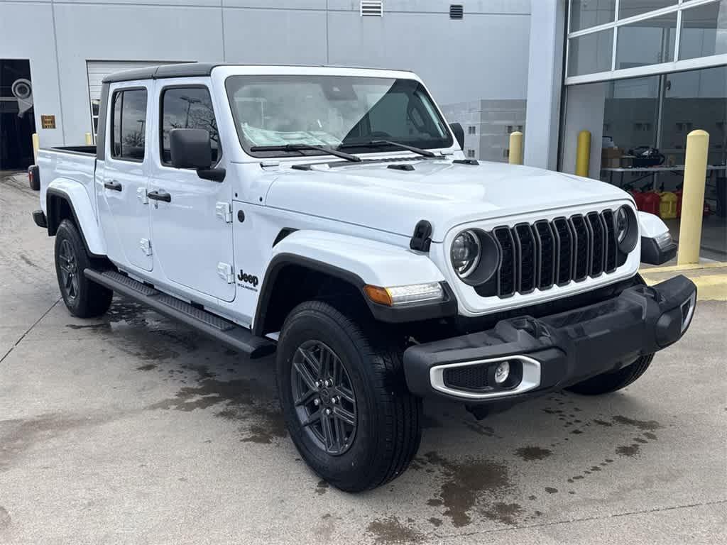 new 2025 Jeep Gladiator car, priced at $46,731