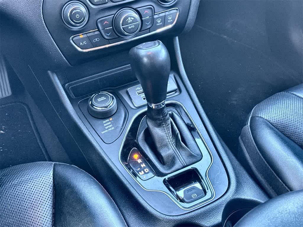 used 2023 Jeep Cherokee car, priced at $19,899