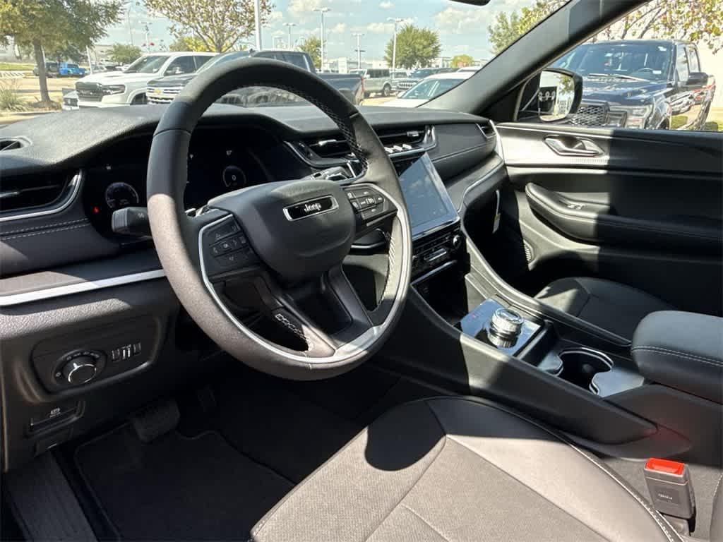 new 2025 Jeep Grand Cherokee L car, priced at $39,161