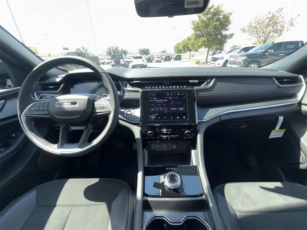 new 2025 Jeep Grand Cherokee L car, priced at $39,161