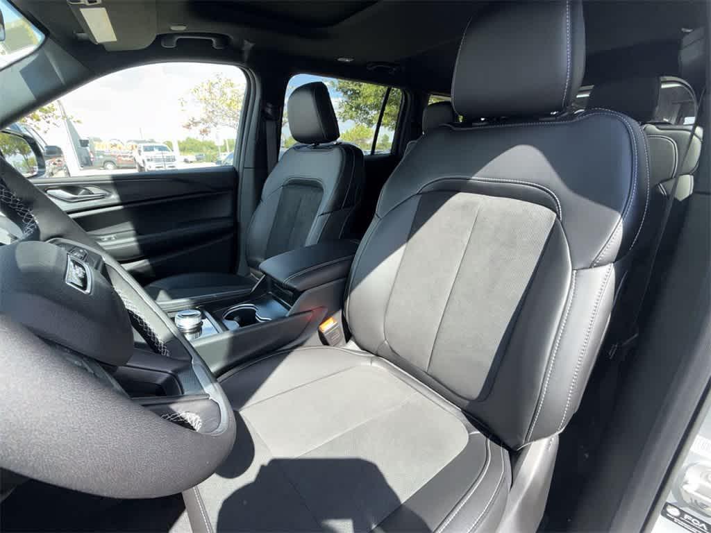 new 2025 Jeep Grand Cherokee L car, priced at $39,161