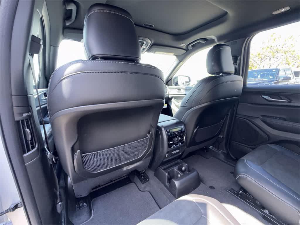 new 2025 Jeep Grand Cherokee L car, priced at $39,161