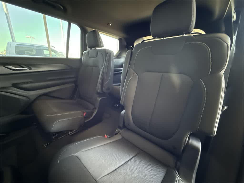 new 2025 Jeep Grand Cherokee L car, priced at $34,673