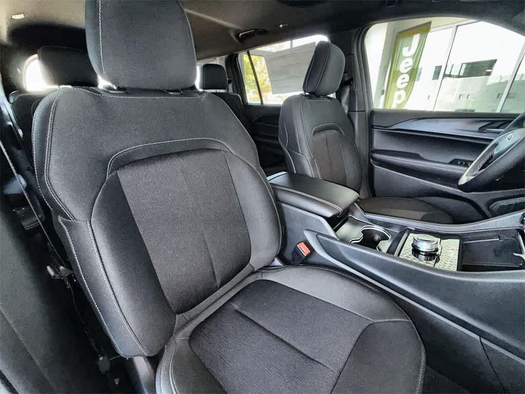 new 2025 Jeep Grand Cherokee L car, priced at $34,673