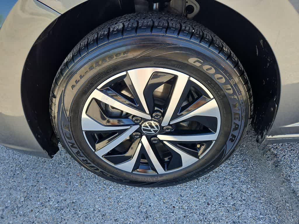 used 2024 Volkswagen Jetta car, priced at $16,812