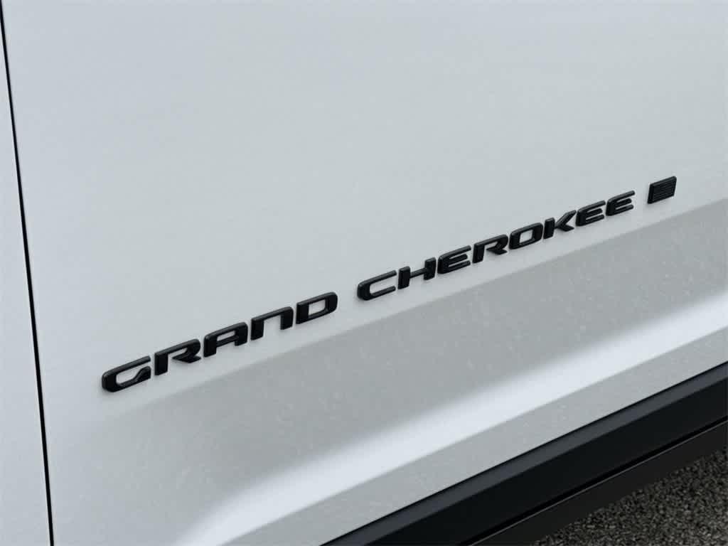 new 2025 Jeep Grand Cherokee car, priced at $37,915