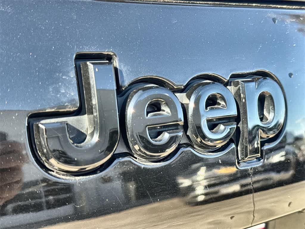 used 2023 Jeep Cherokee car, priced at $19,405