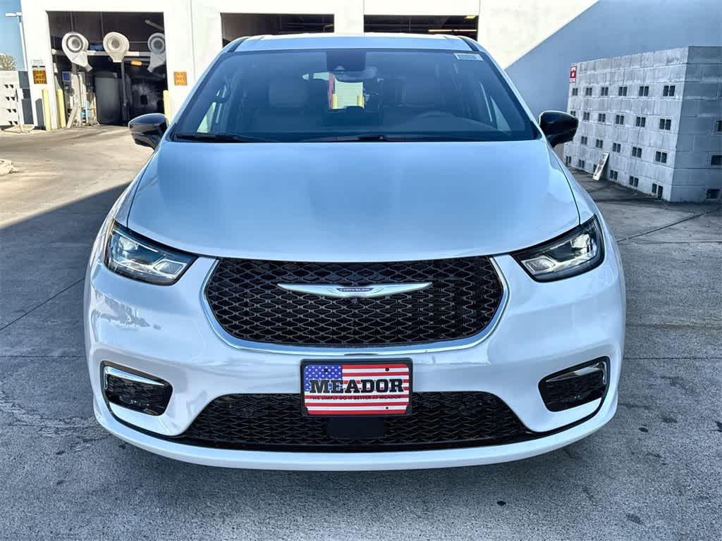 new 2026 Chrysler Pacifica car, priced at $38,714