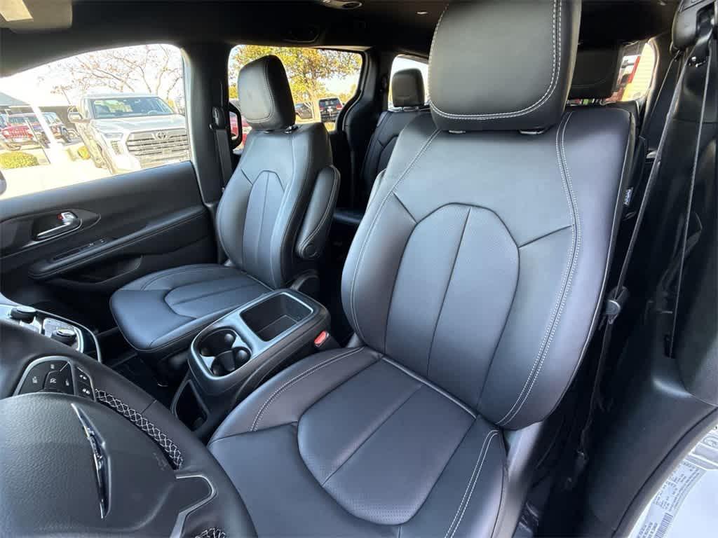 new 2026 Chrysler Pacifica car, priced at $38,714
