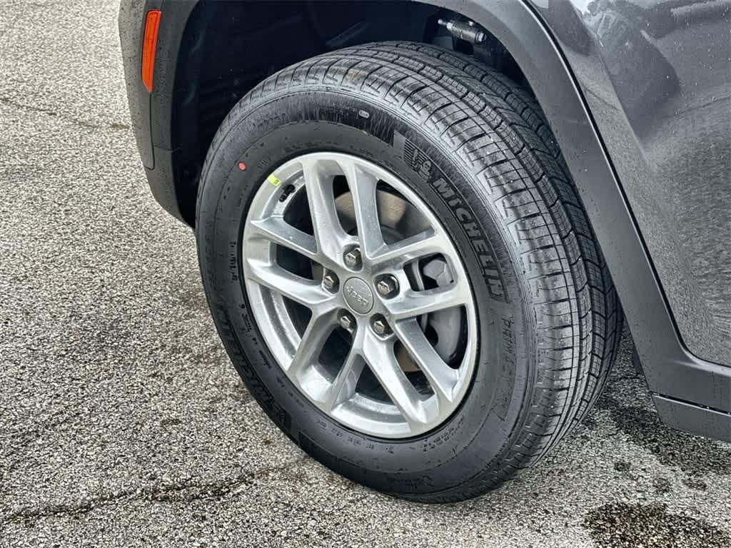 new 2025 Jeep Grand Cherokee car, priced at $34,533