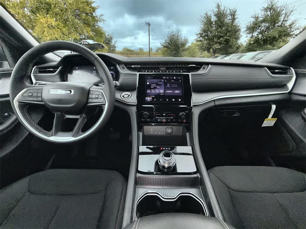 new 2025 Jeep Grand Cherokee car, priced at $34,533