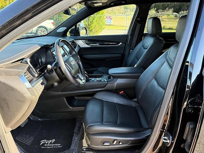 used 2023 Cadillac XT6 car, priced at $40,953
