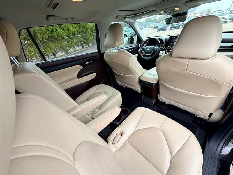 used 2022 Toyota Highlander car, priced at $32,766