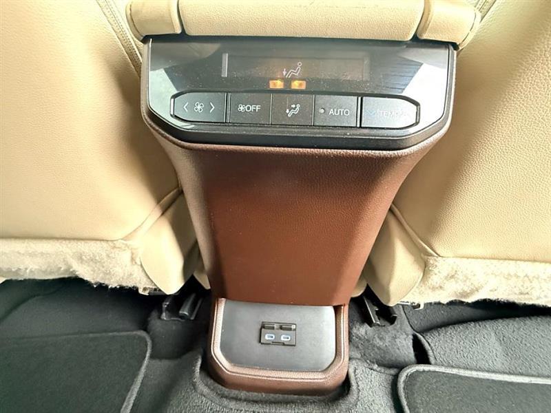 used 2022 Toyota Highlander car, priced at $32,766