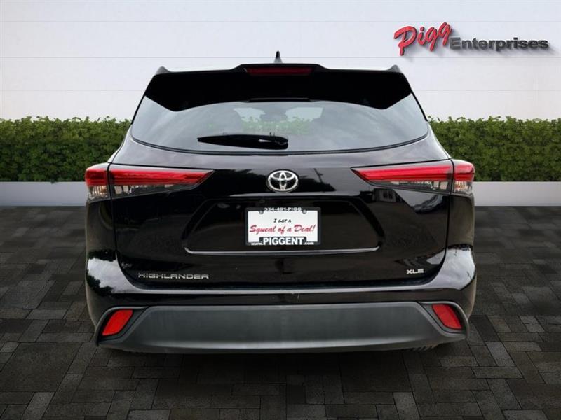 used 2022 Toyota Highlander car, priced at $32,766