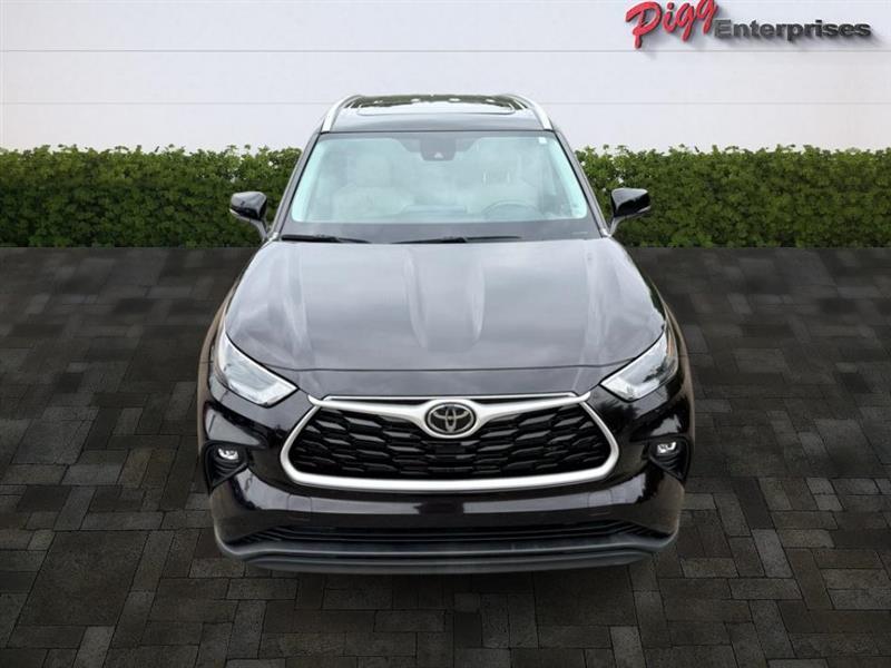used 2022 Toyota Highlander car, priced at $32,766