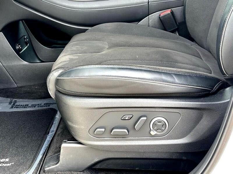 used 2025 Hyundai Palisade car, priced at $44,977