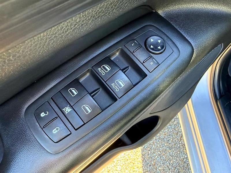 used 2020 Jeep Grand Cherokee car, priced at $18,954